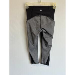 Lululemon capri leggings grey black size 4 mesh inserts